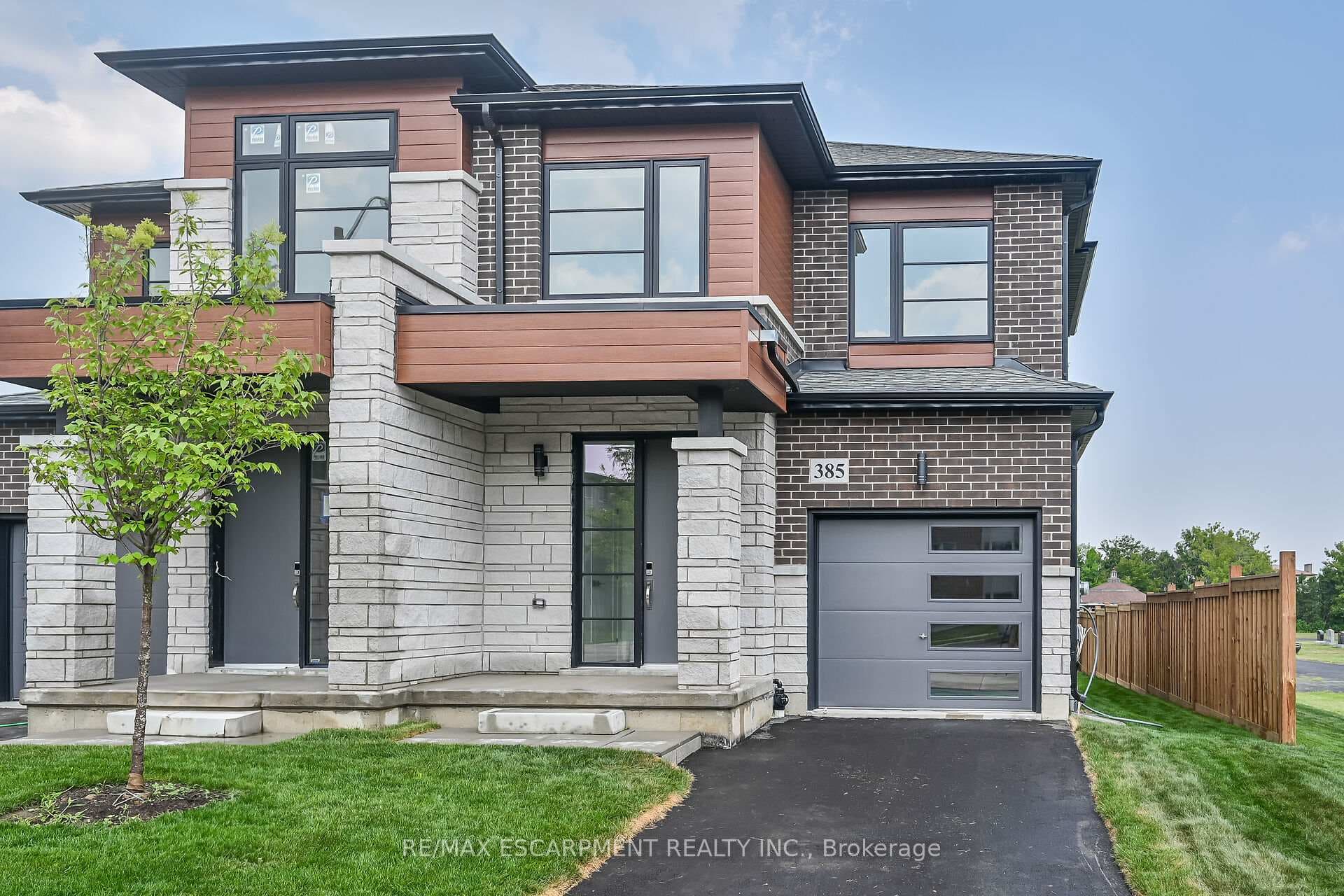 385 LIMERIDGE Road photo 5