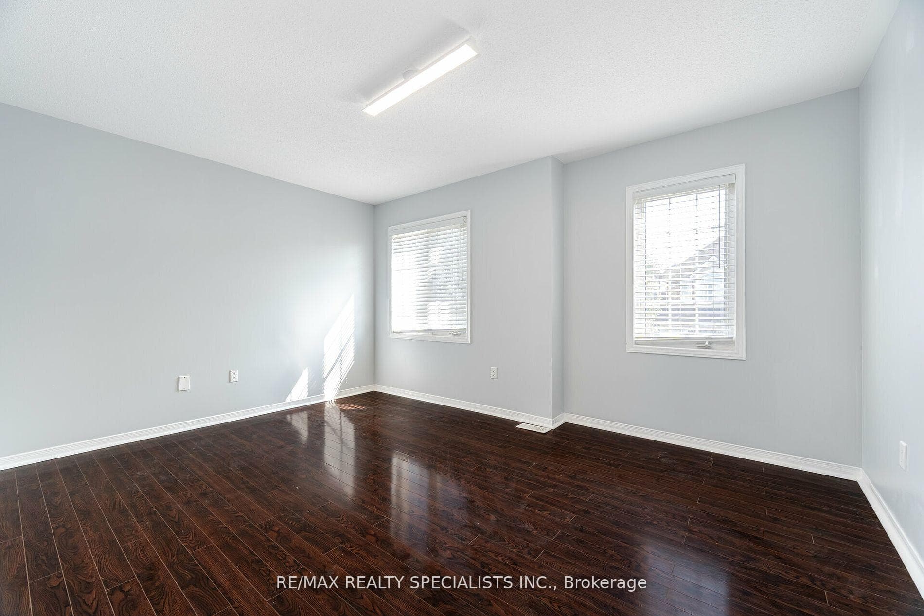 42 Mansbridge Crescent photo 26