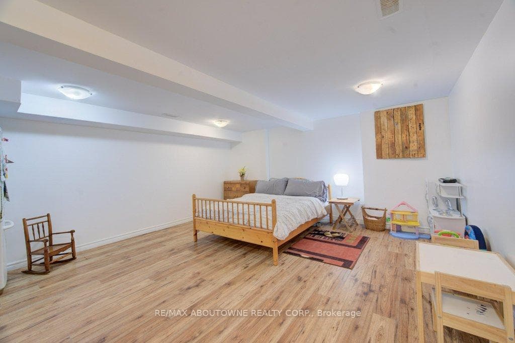 85 Huntingwood Crescent photo 13