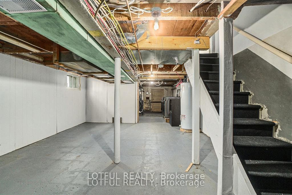 11 CHAMPAGNE Avenue photo 12