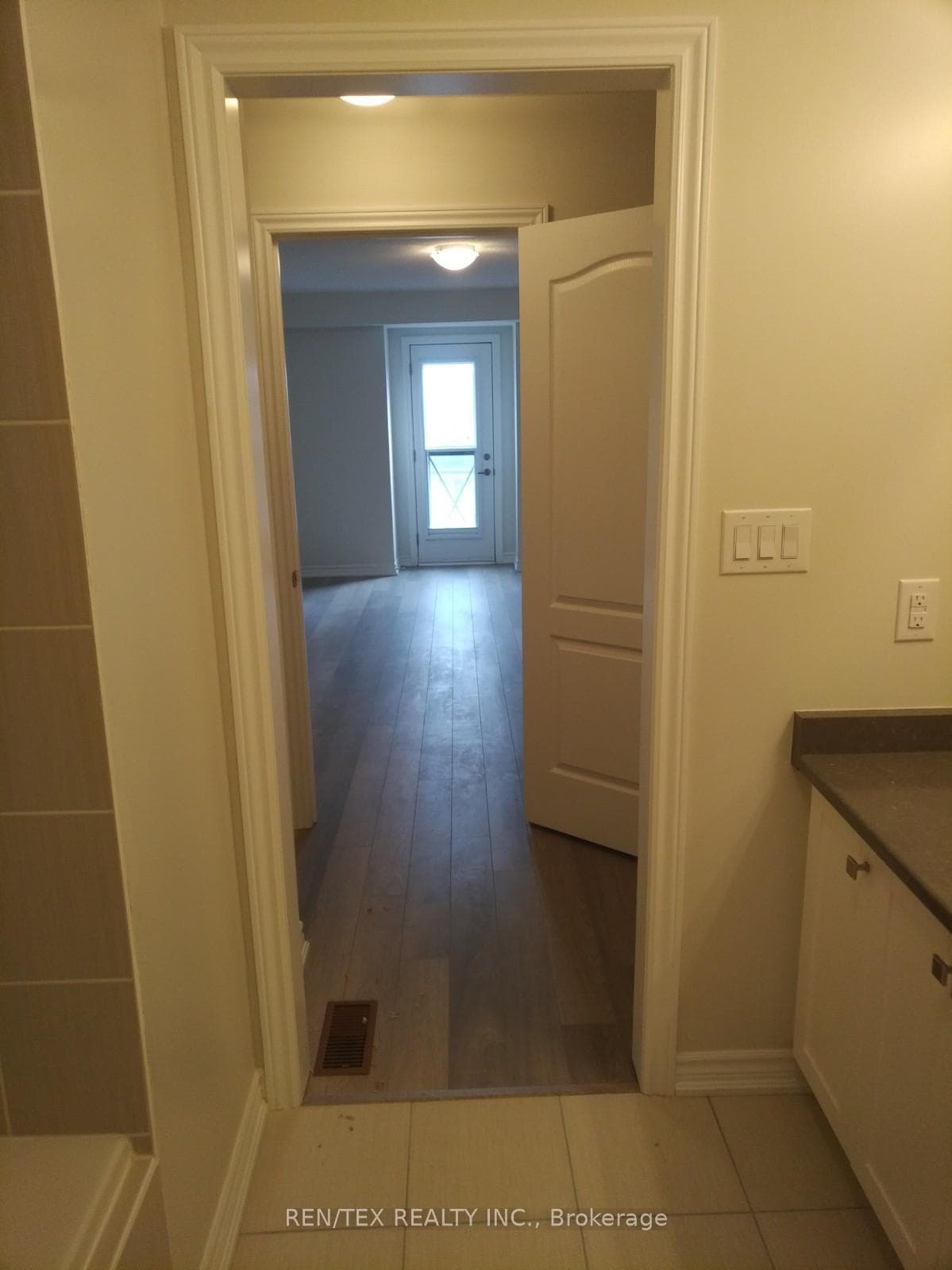 3865 Major Mackenzie Drive Unit 206 photo 11