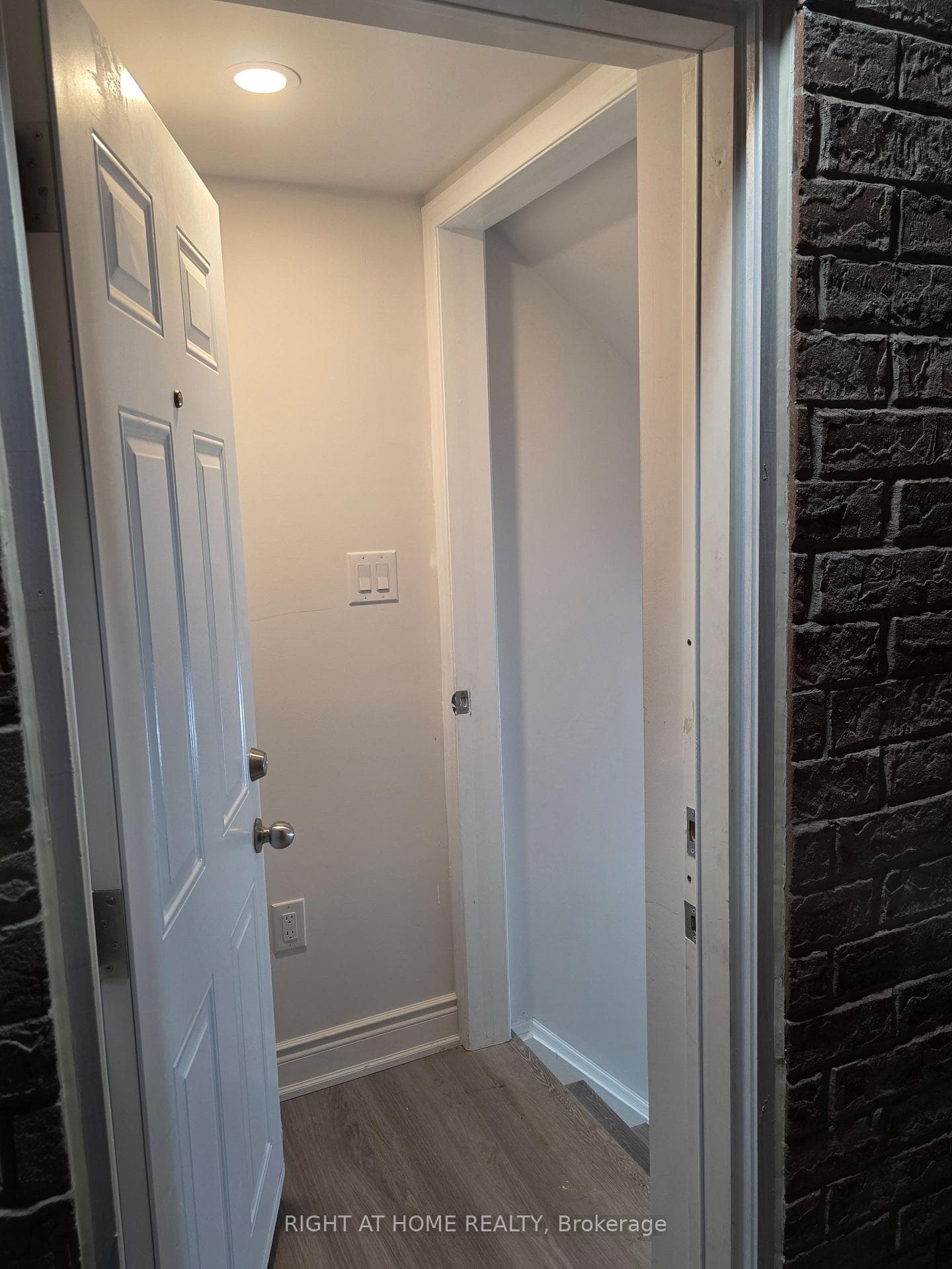 1344 Whitney Terrace photo 4