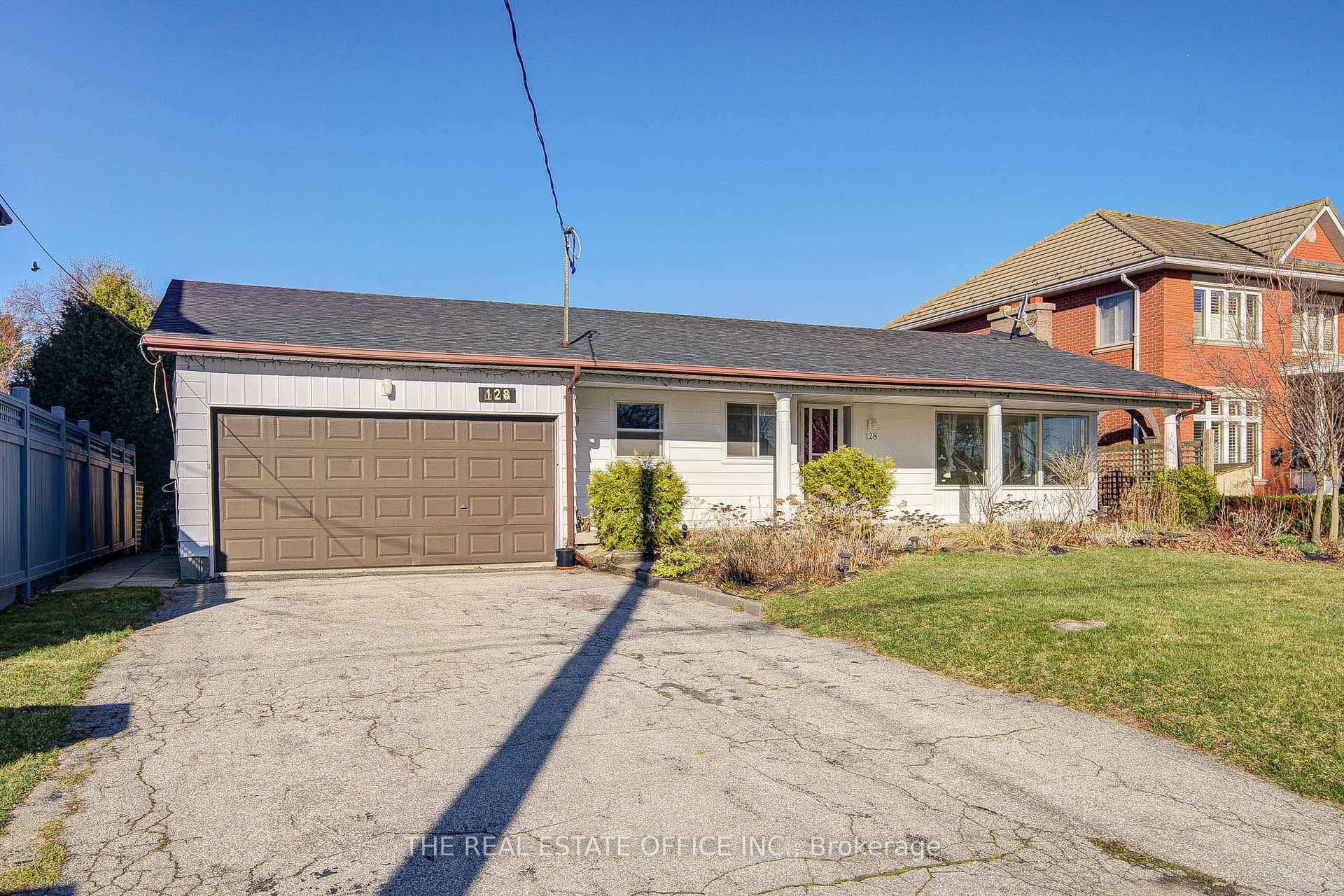 128 Fairglen Avenue photo 2