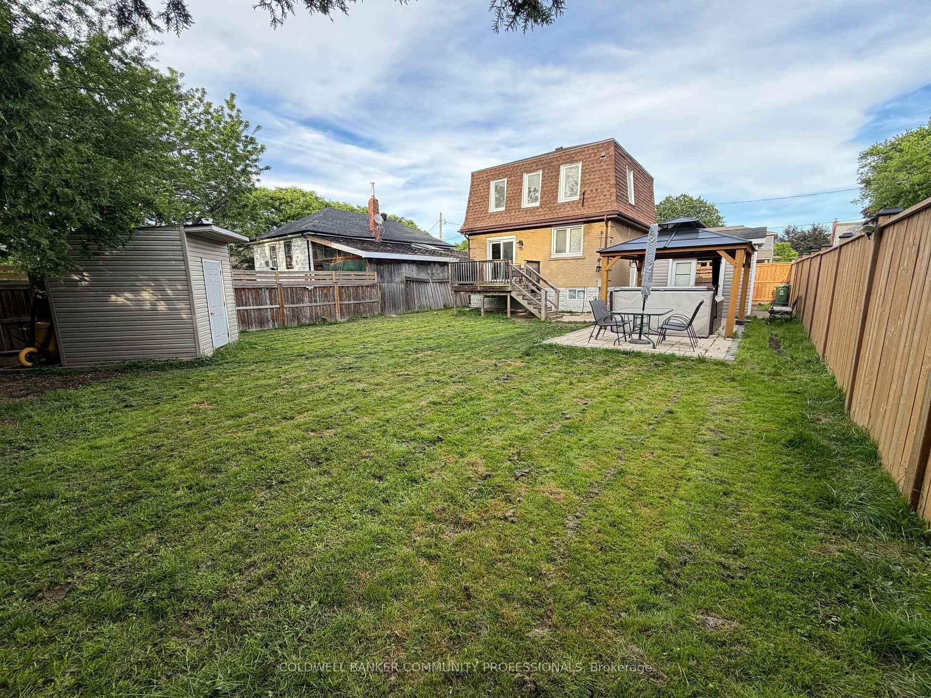 94 Howard Avenue photo 23
