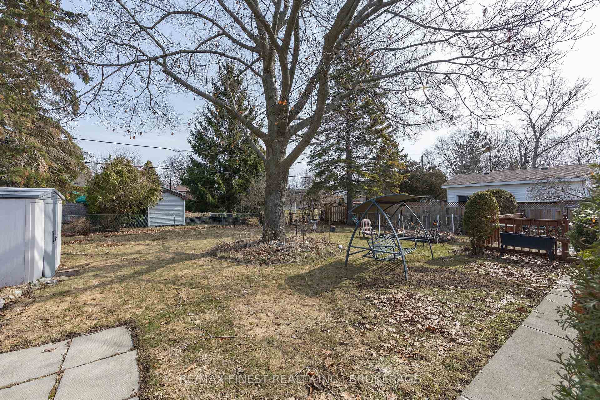 1076 Lincoln Drive photo 7