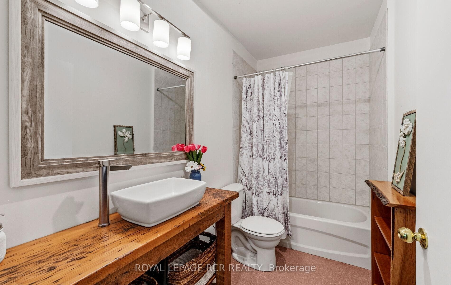 Full Bathroom