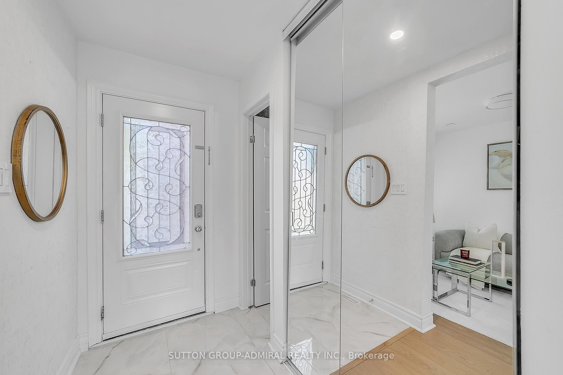 10 Park Lane Circle photo 5