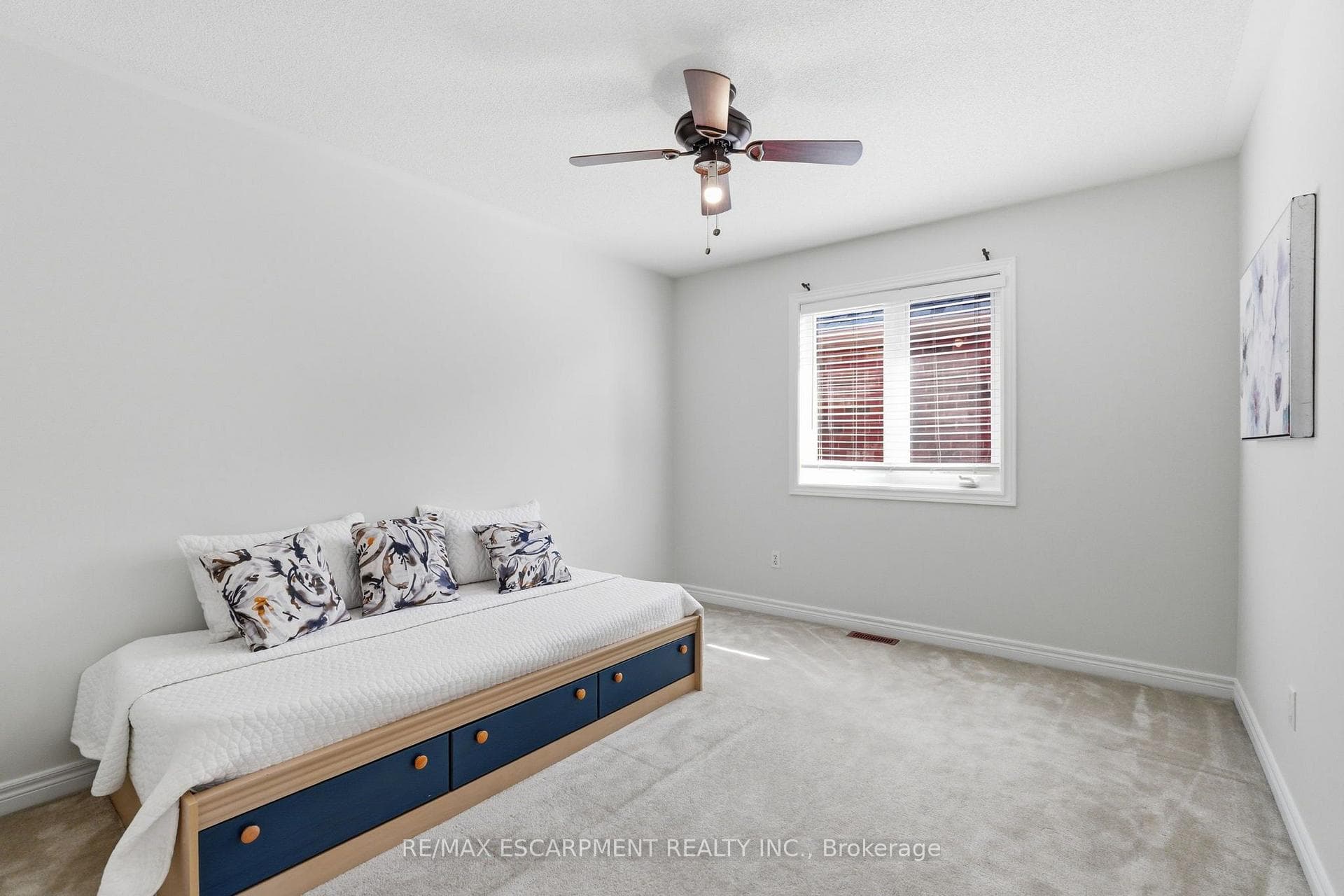 2241 Glazebrook Circle photo 32