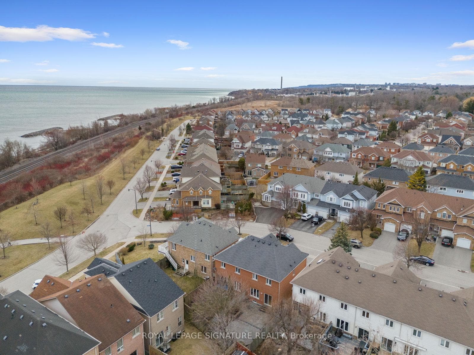 15 Eastport Drive photo 42