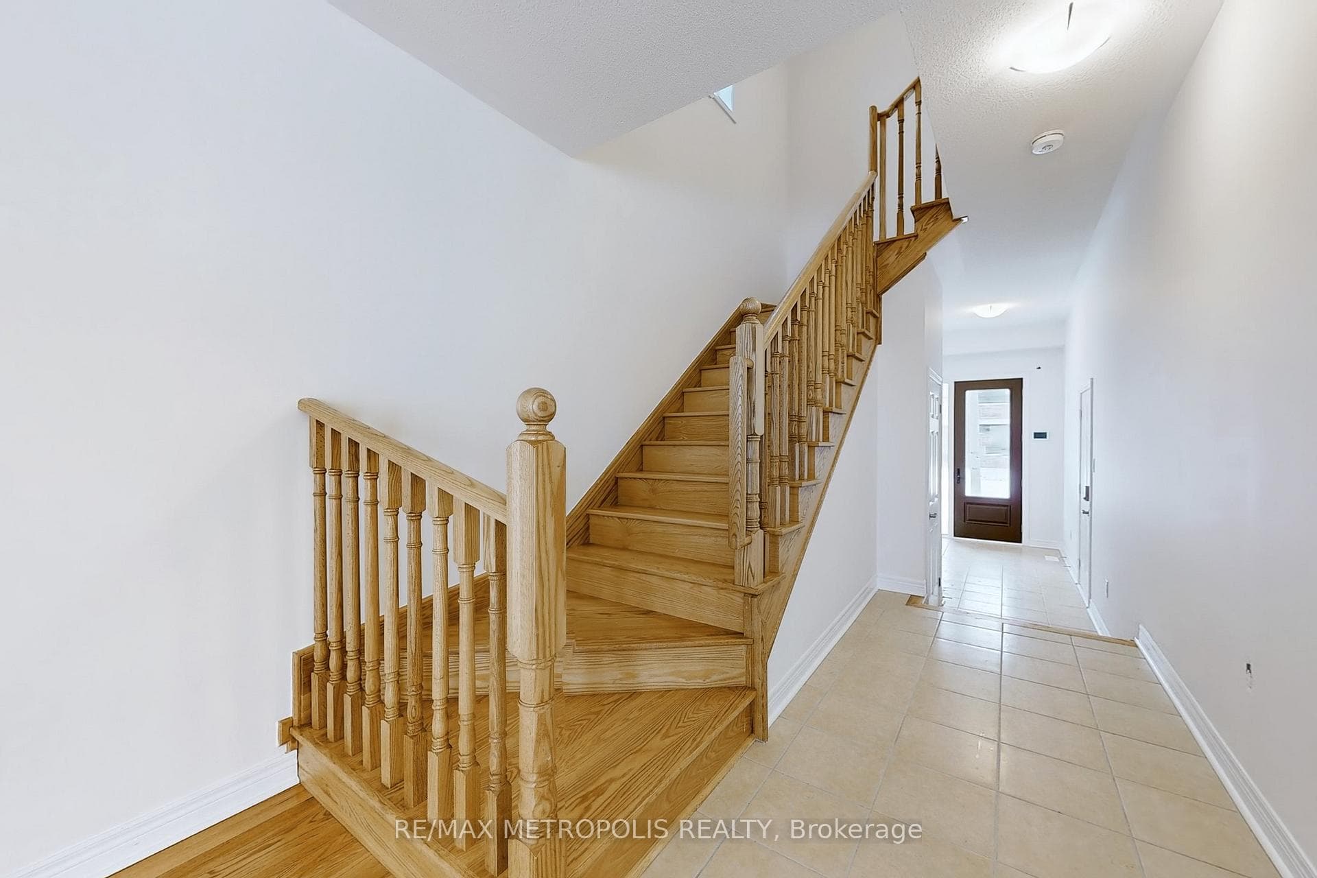 144 Mumbai Drive photo 14