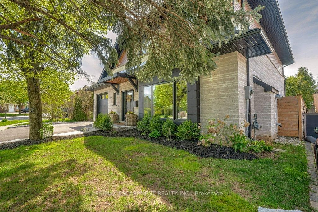 3117 Centennial Drive photo 2