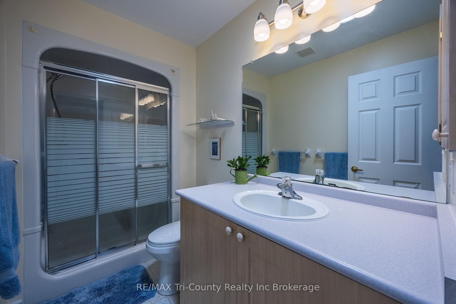 Ensuite Bathroom-3 Pc