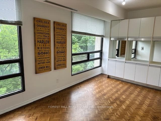 449 Walmer Road Unit 701 photo 10