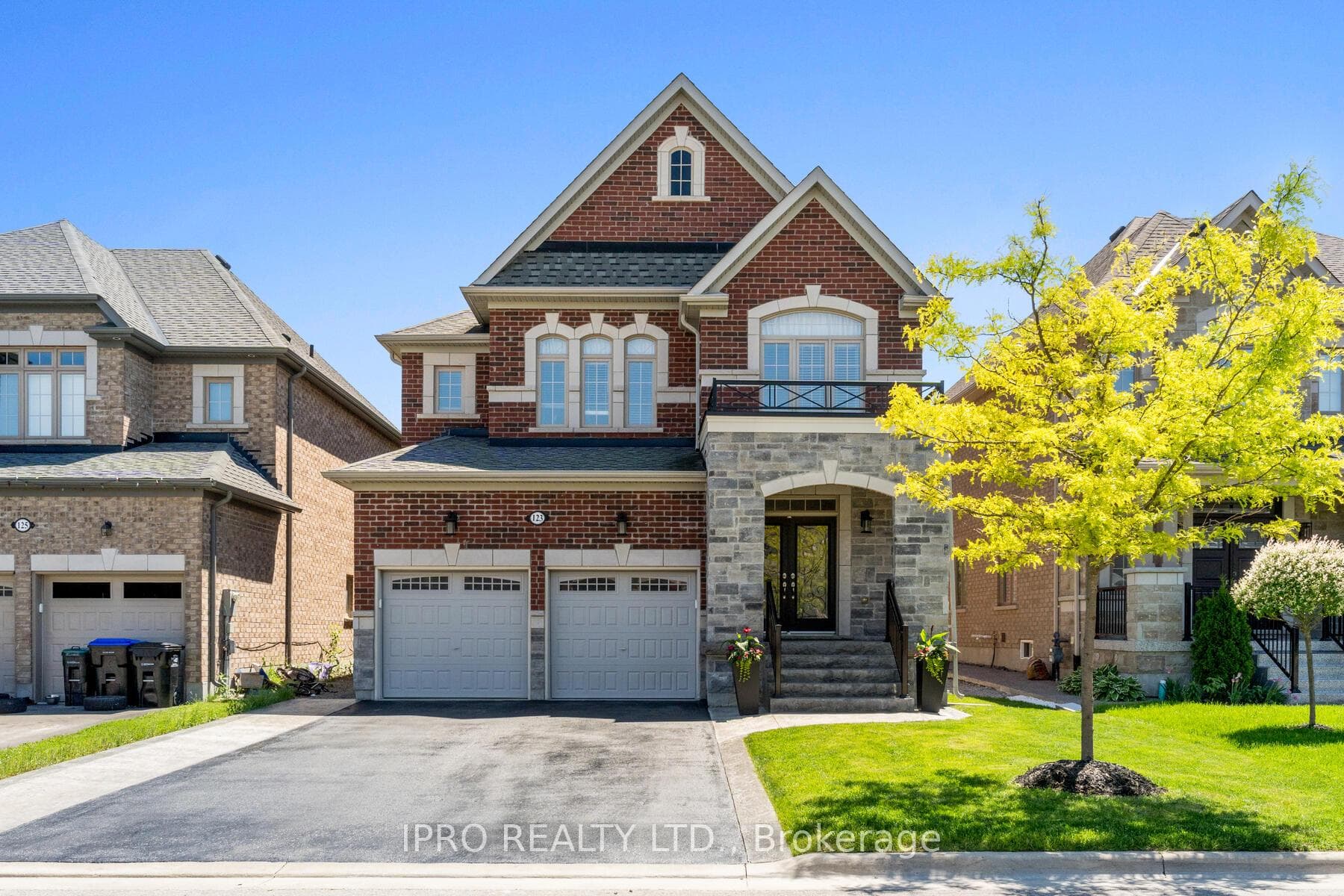 123 Hutchinson Drive photo 1
