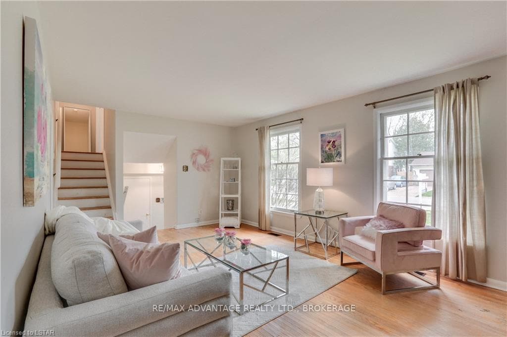 460 REGAL Drive photo 7