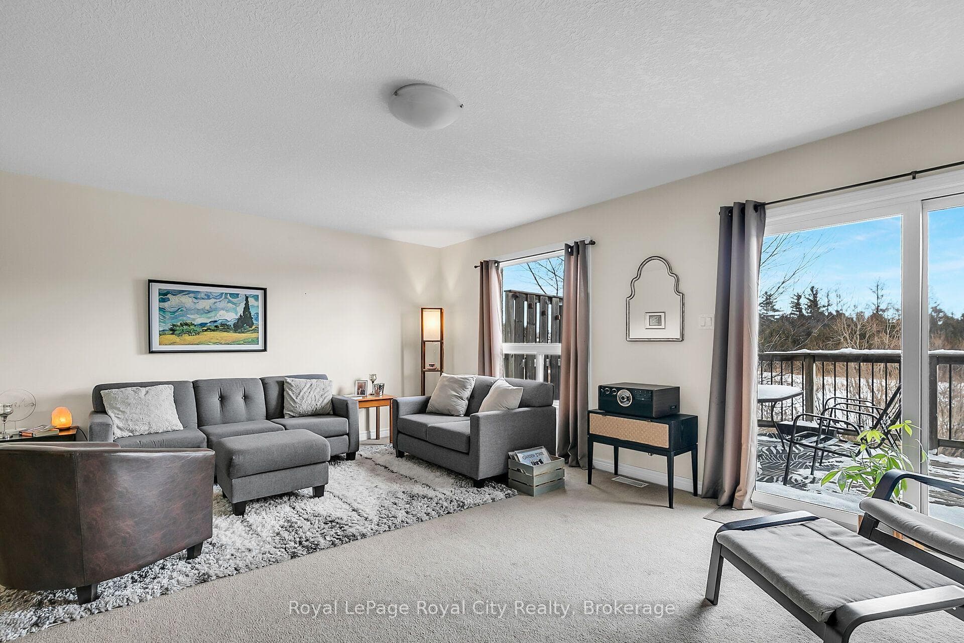 355 Macalister Boulevard Unit 9 photo 2