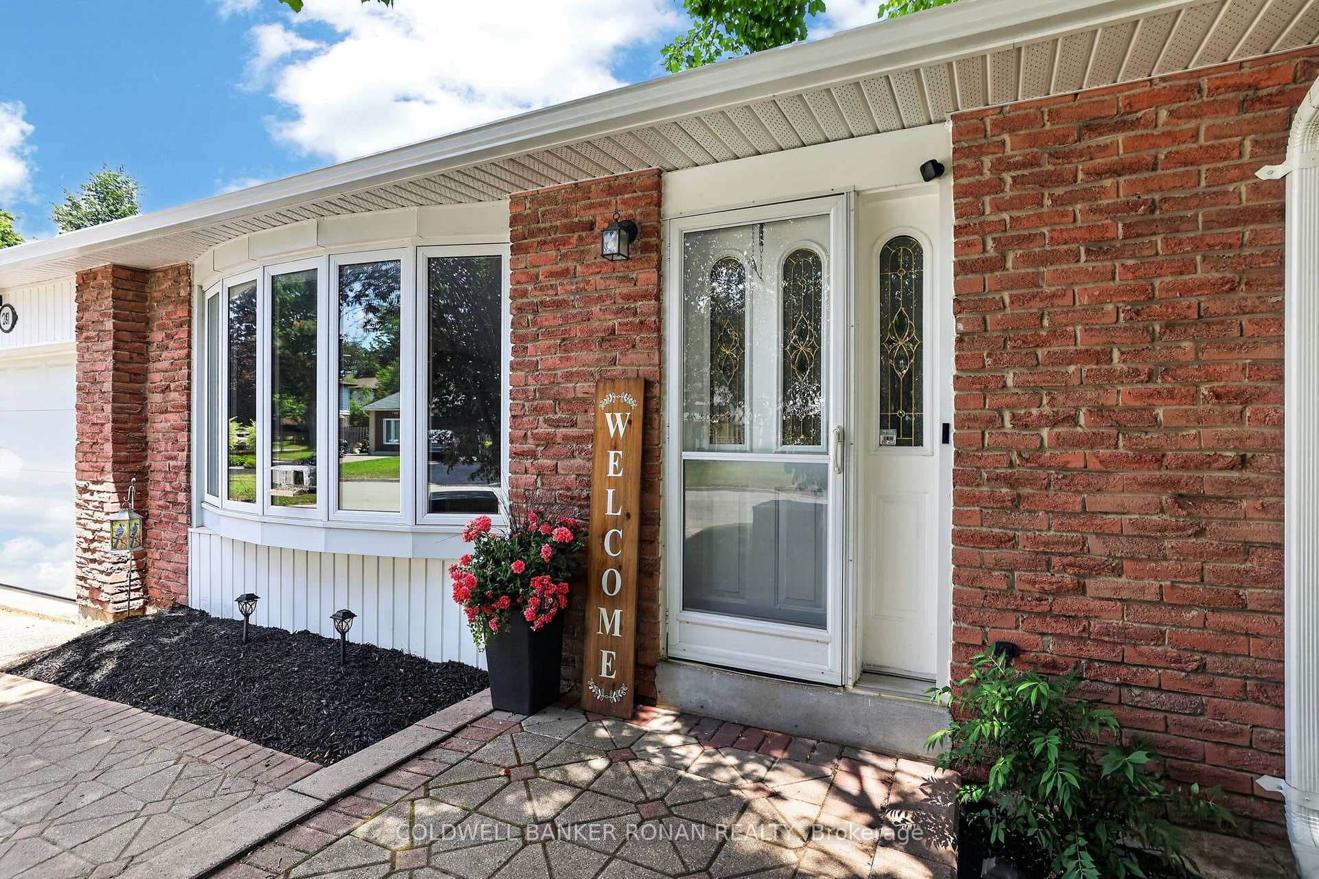 281 Tupper Boulevard photo 4