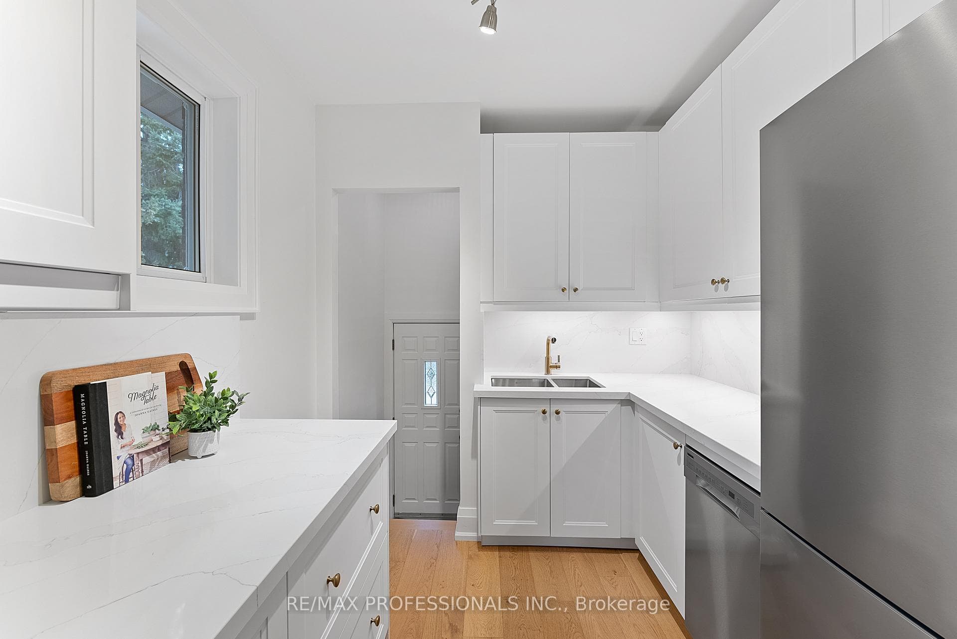 93 Wheatfield Road photo 17