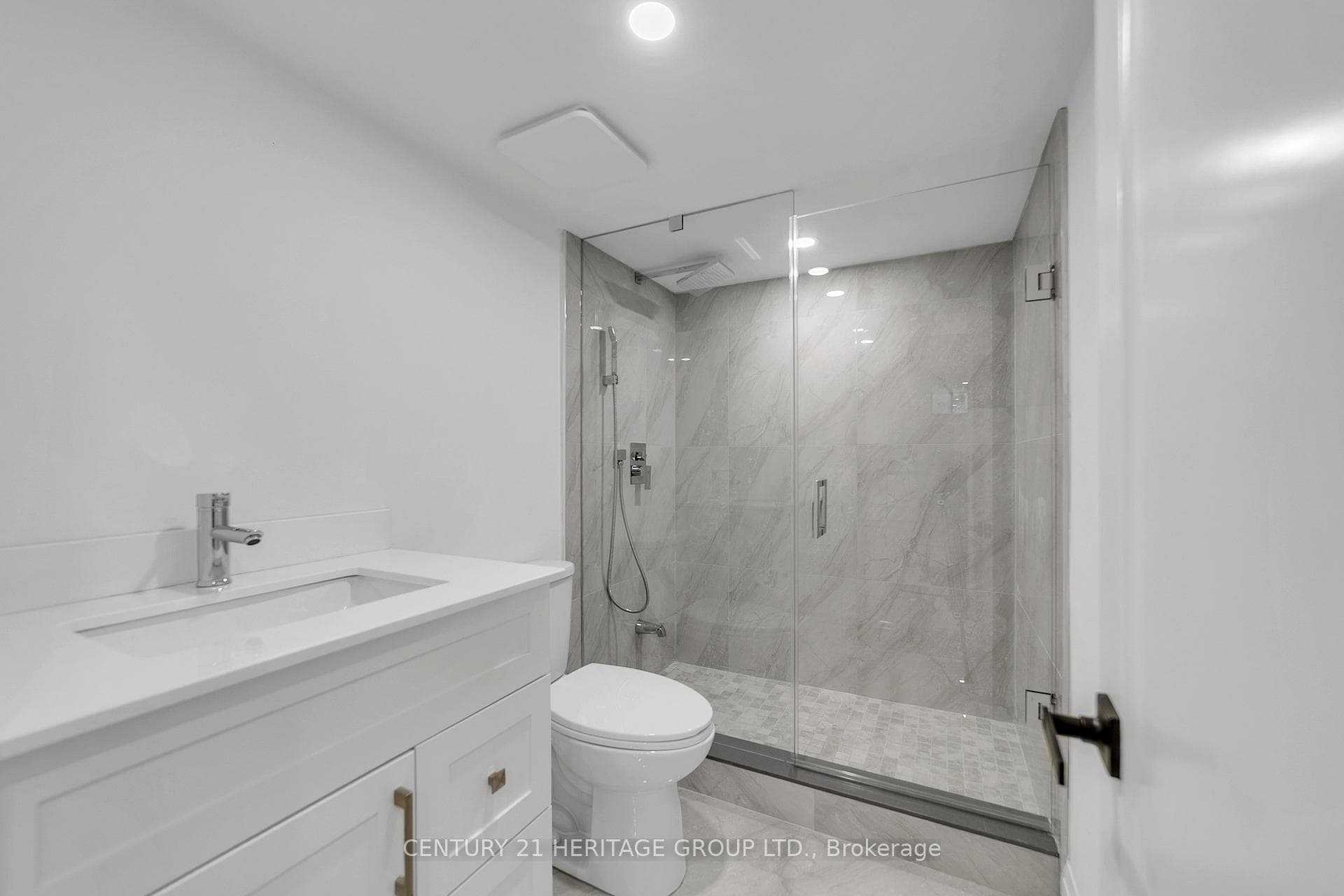 42 Portage Avenue Unit Bsmt photo 4