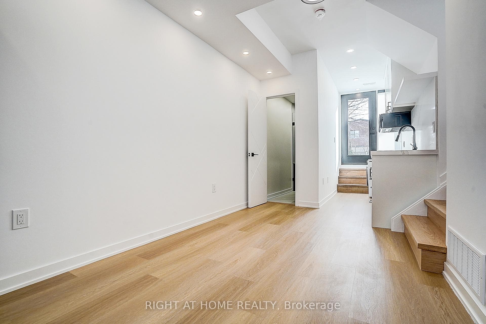 215 Churchill Avenue photo 40