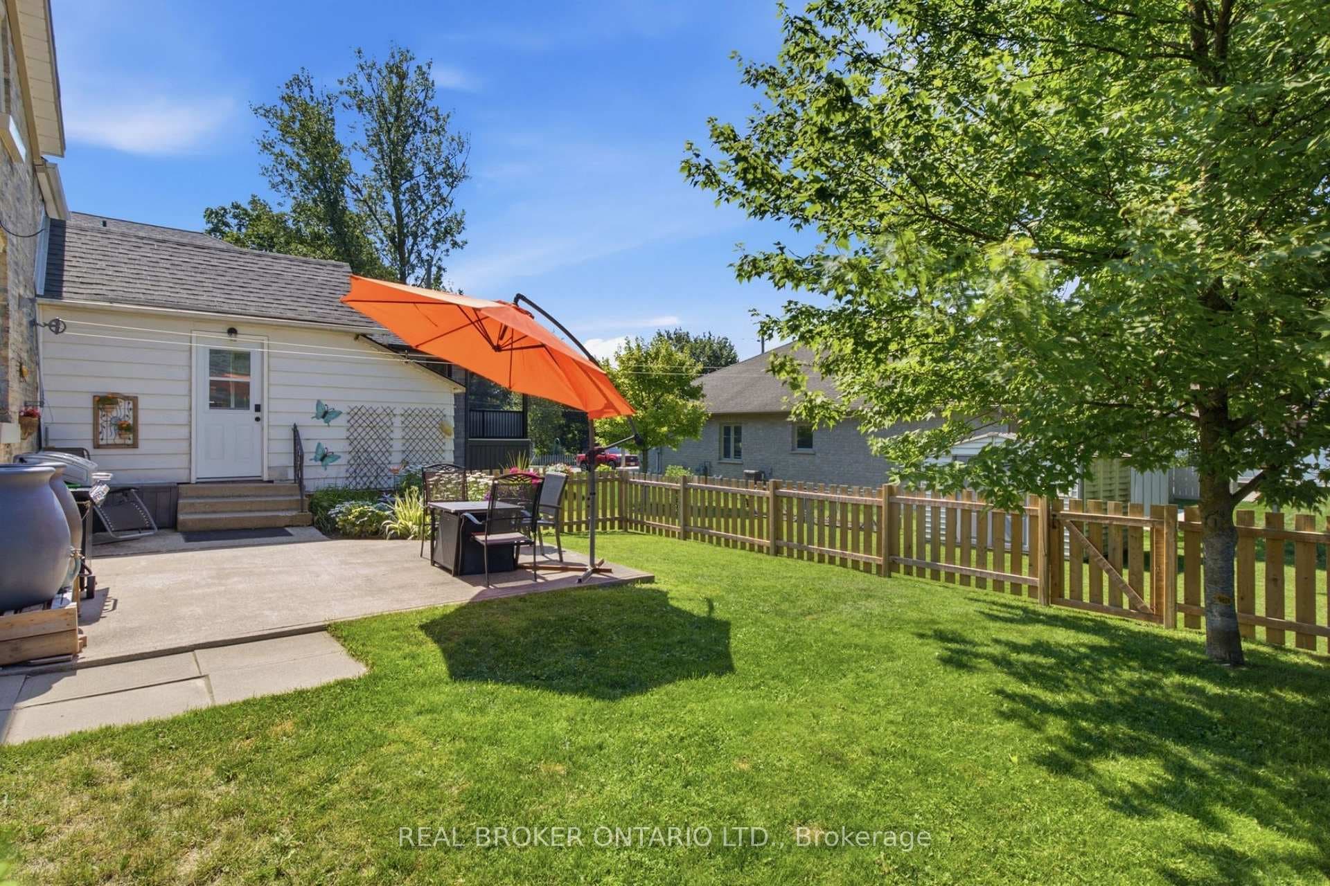 520 Elma Street photo 35