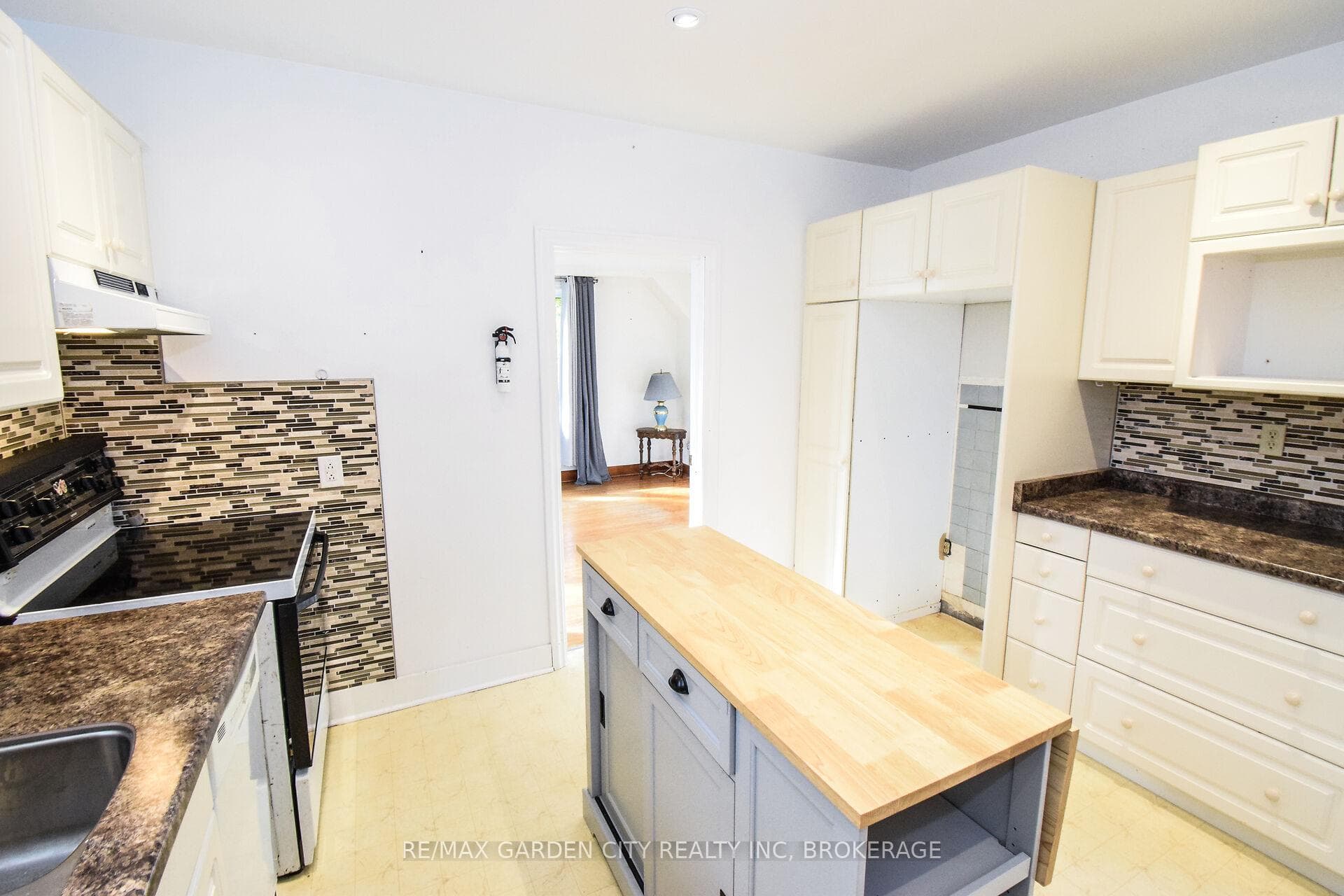 115 Marshall Avenue photo 18