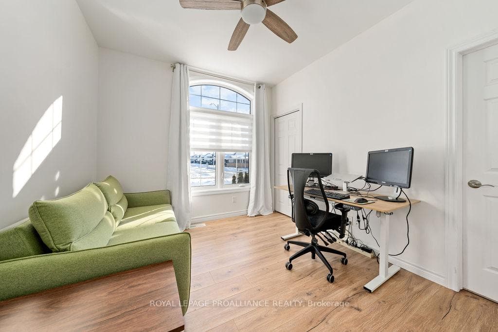 Bedroom 2/Office