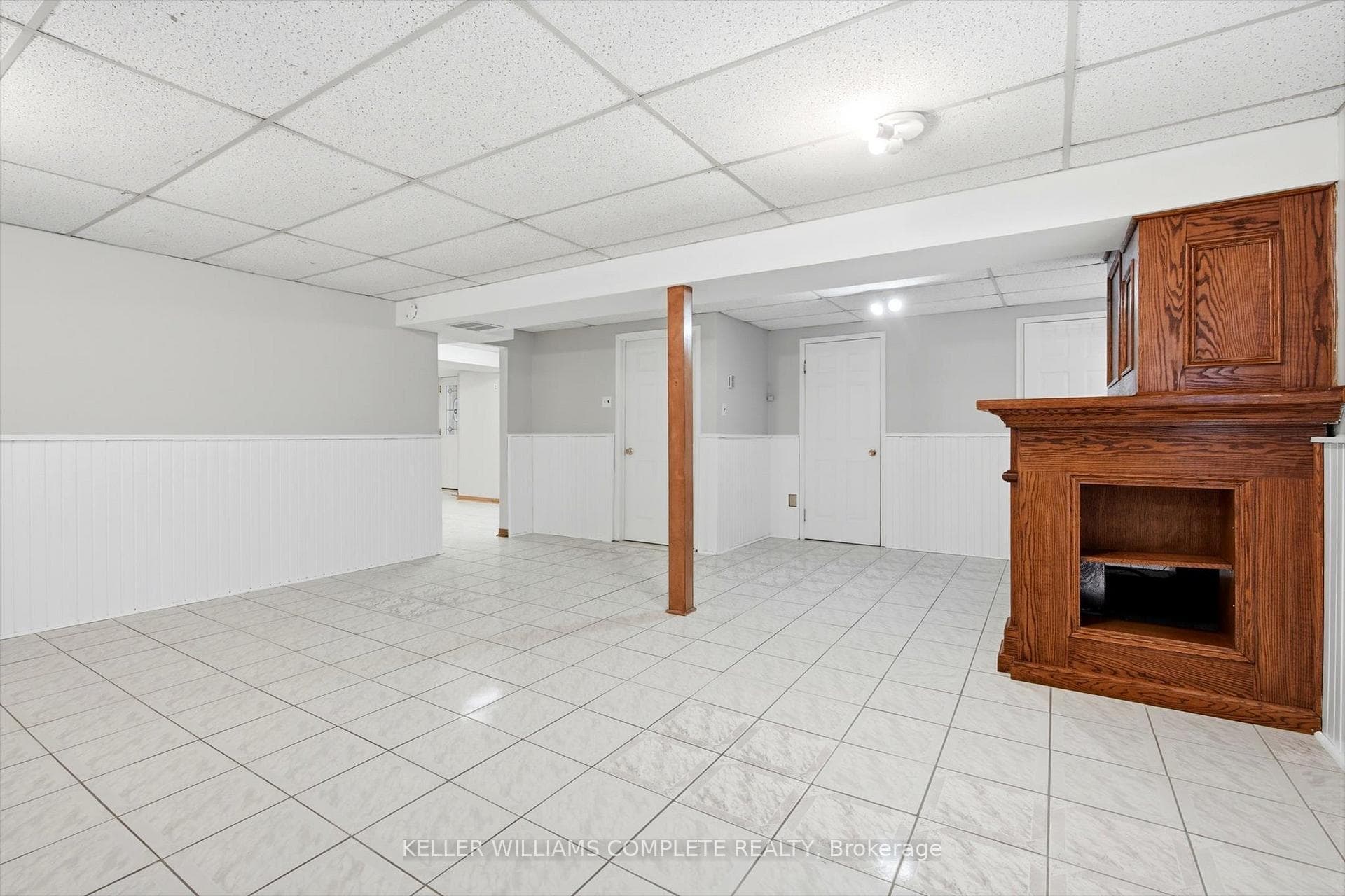 114 Slinger Avenue Unit LOWER photo 9