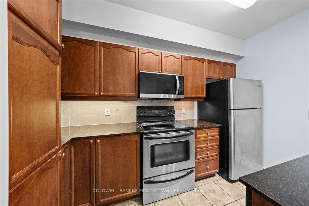 445 Laurier Avenue Unit 1401 photo 7