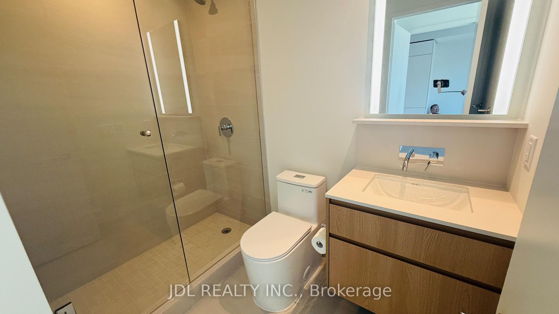 322 Dupont Street Unit 303 photo 8