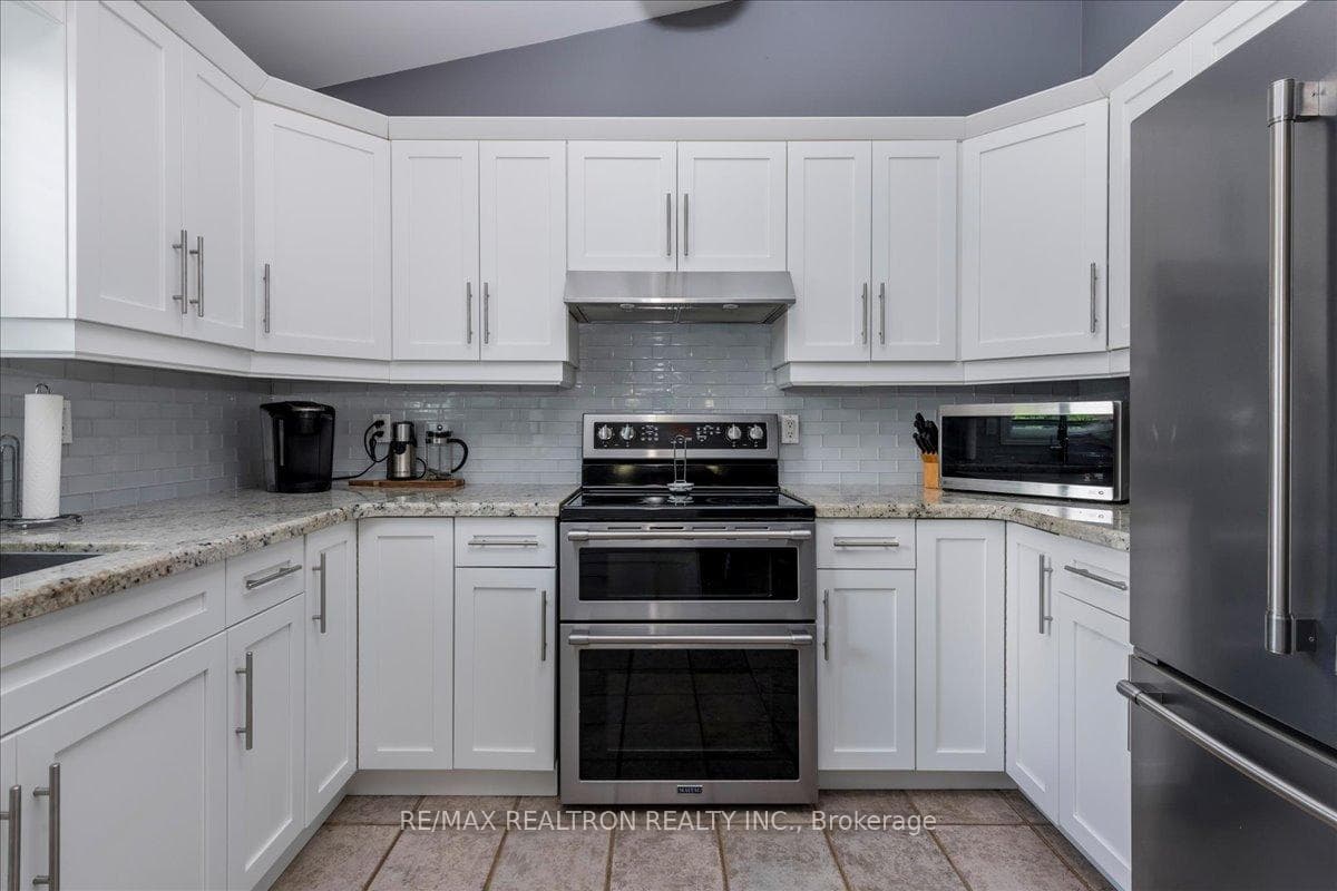 4 Templeton Drive photo 10
