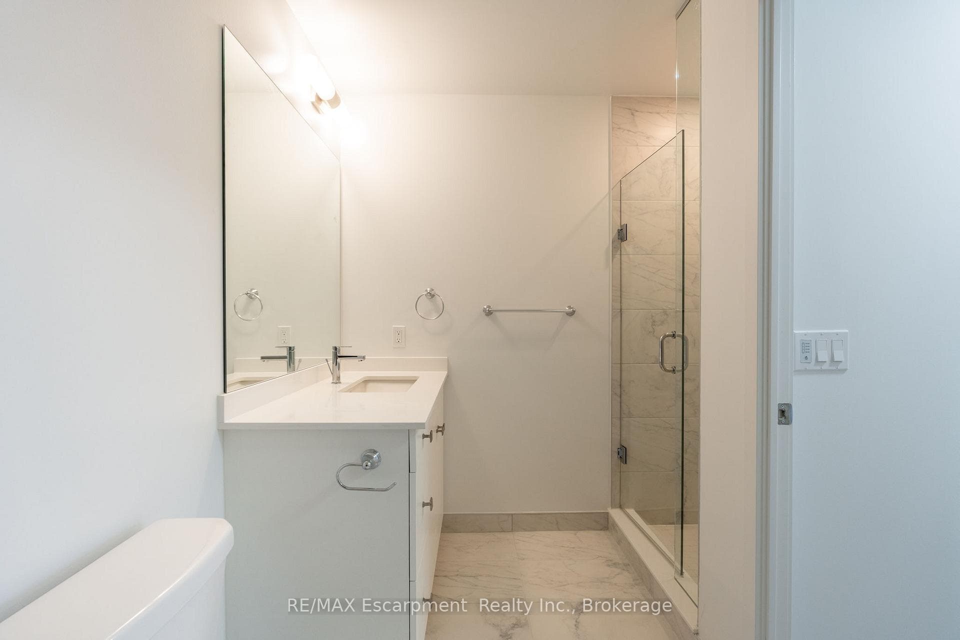 1035 Southdown Road Unit 1501 photo 14