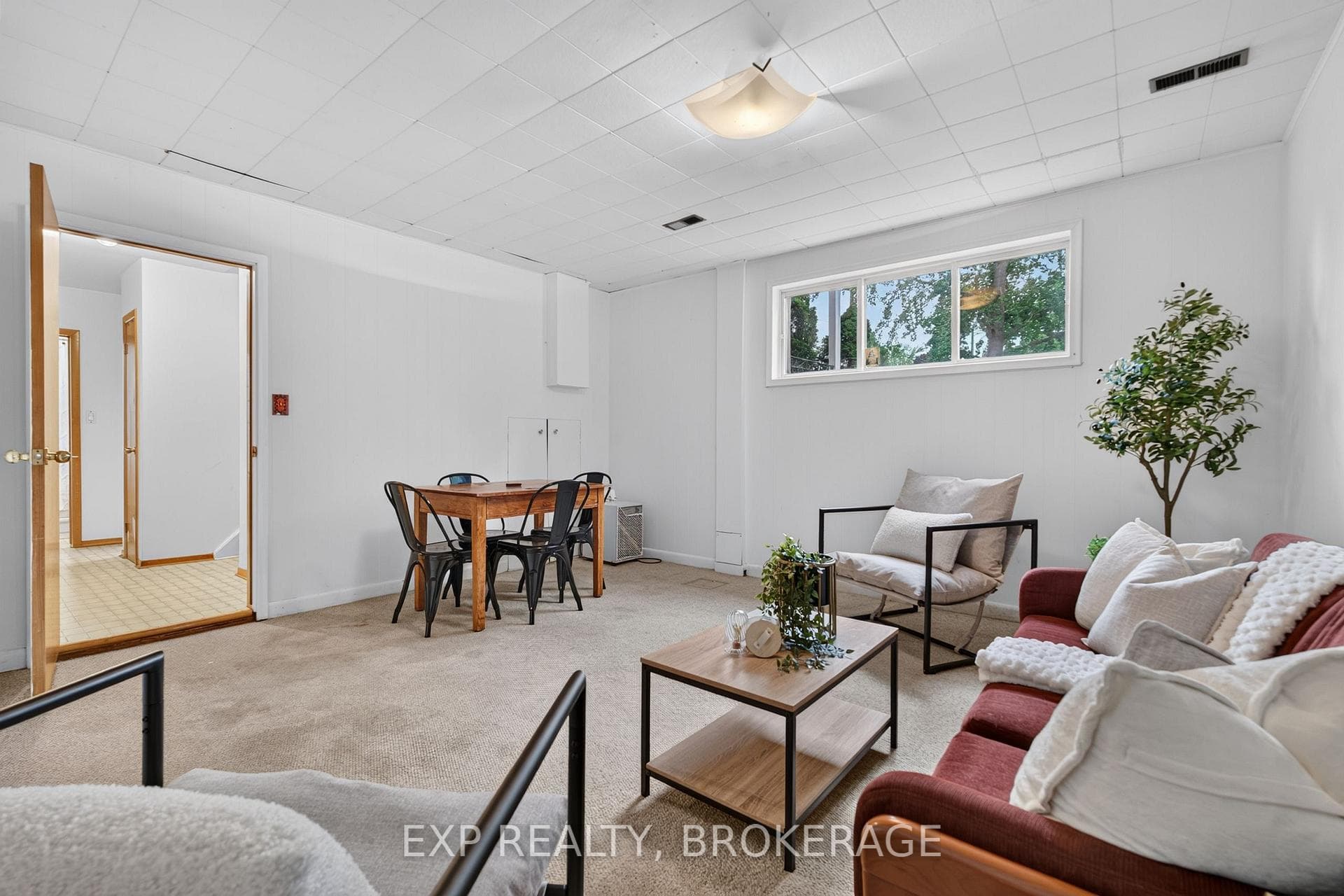 11 PEMBER Place photo 21