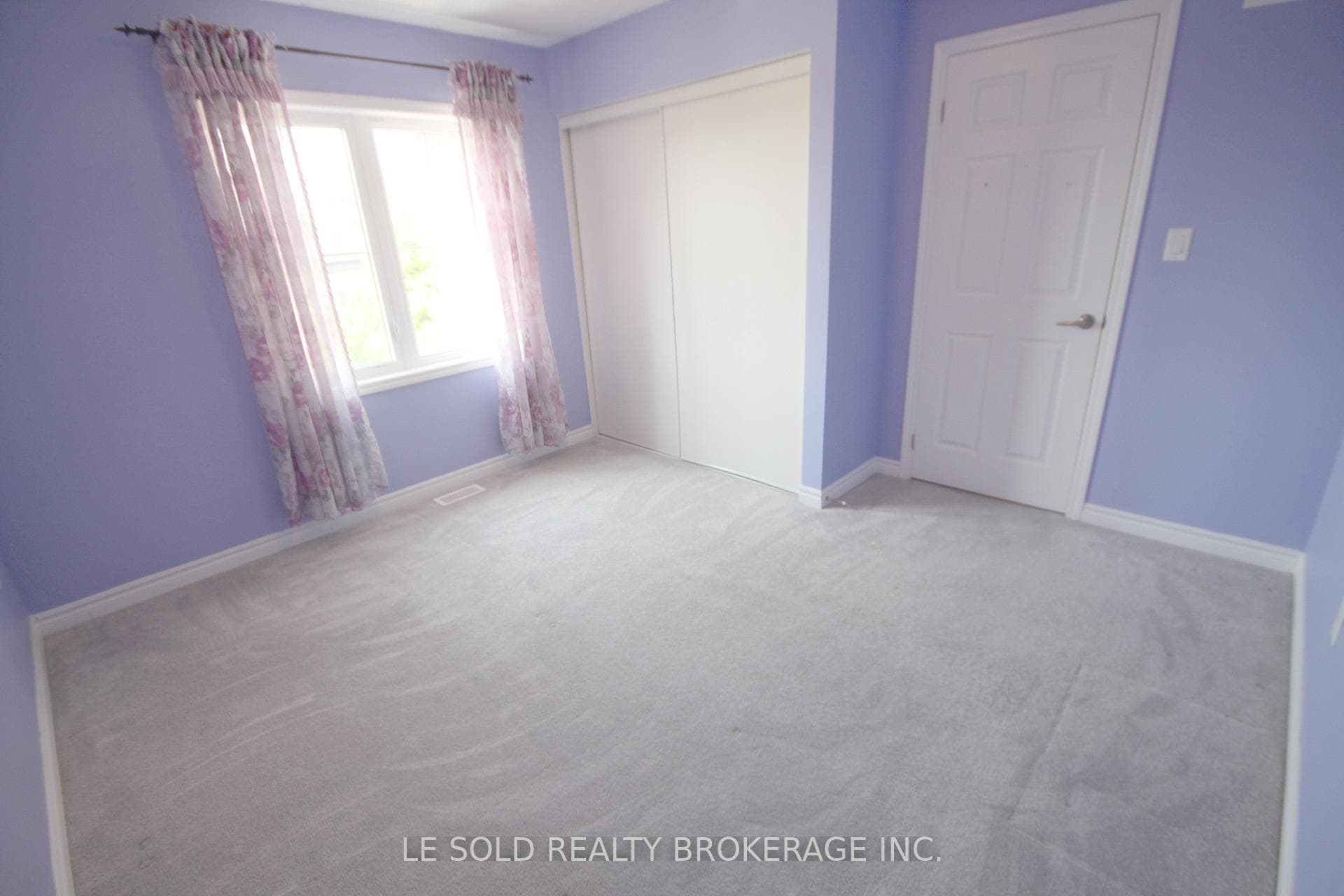 90 Hutt Crescent photo 25