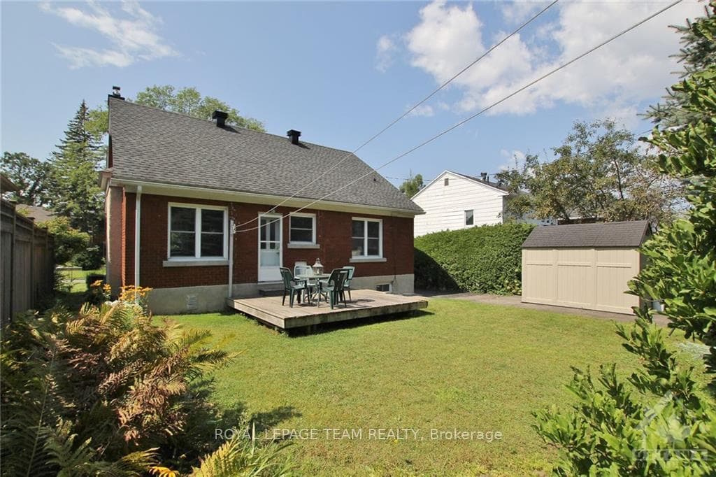 581 WINDERMERE Avenue photo 26