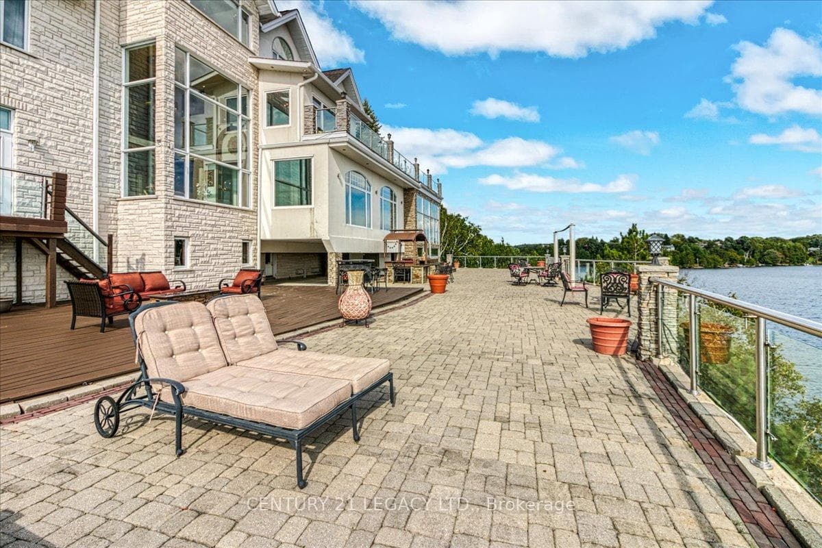 376 Maki Avenue photo 37