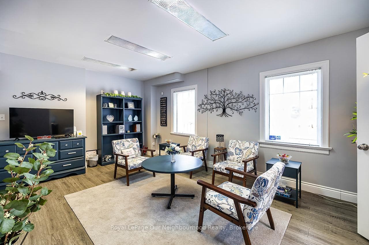 71 Albert Street photo 19