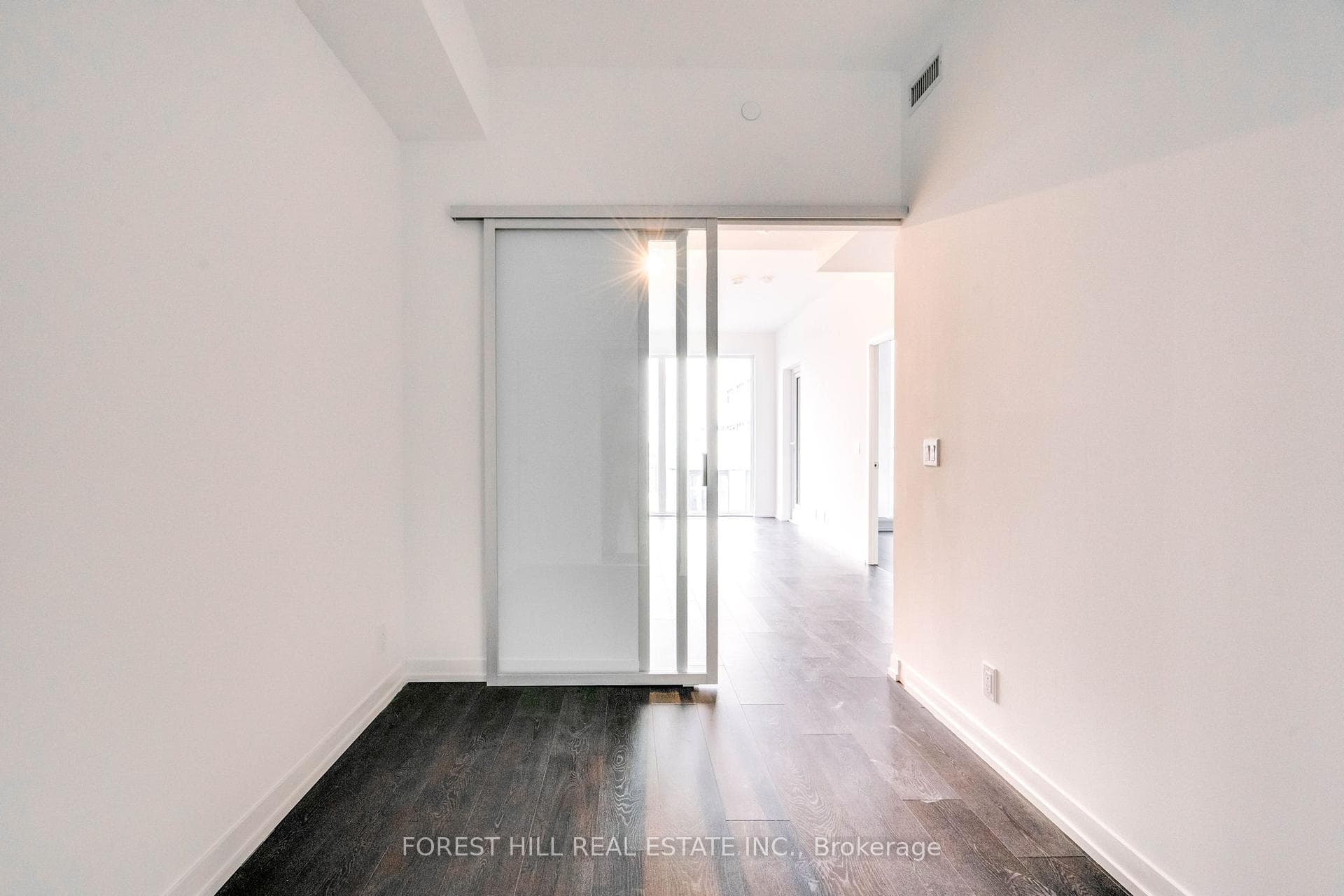 2020 Bathurst Street Unit 833 photo 12