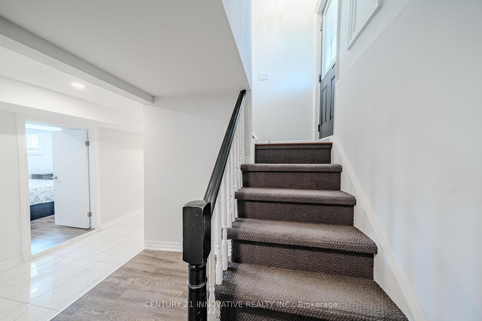 60 Dorking Crescent photo 29