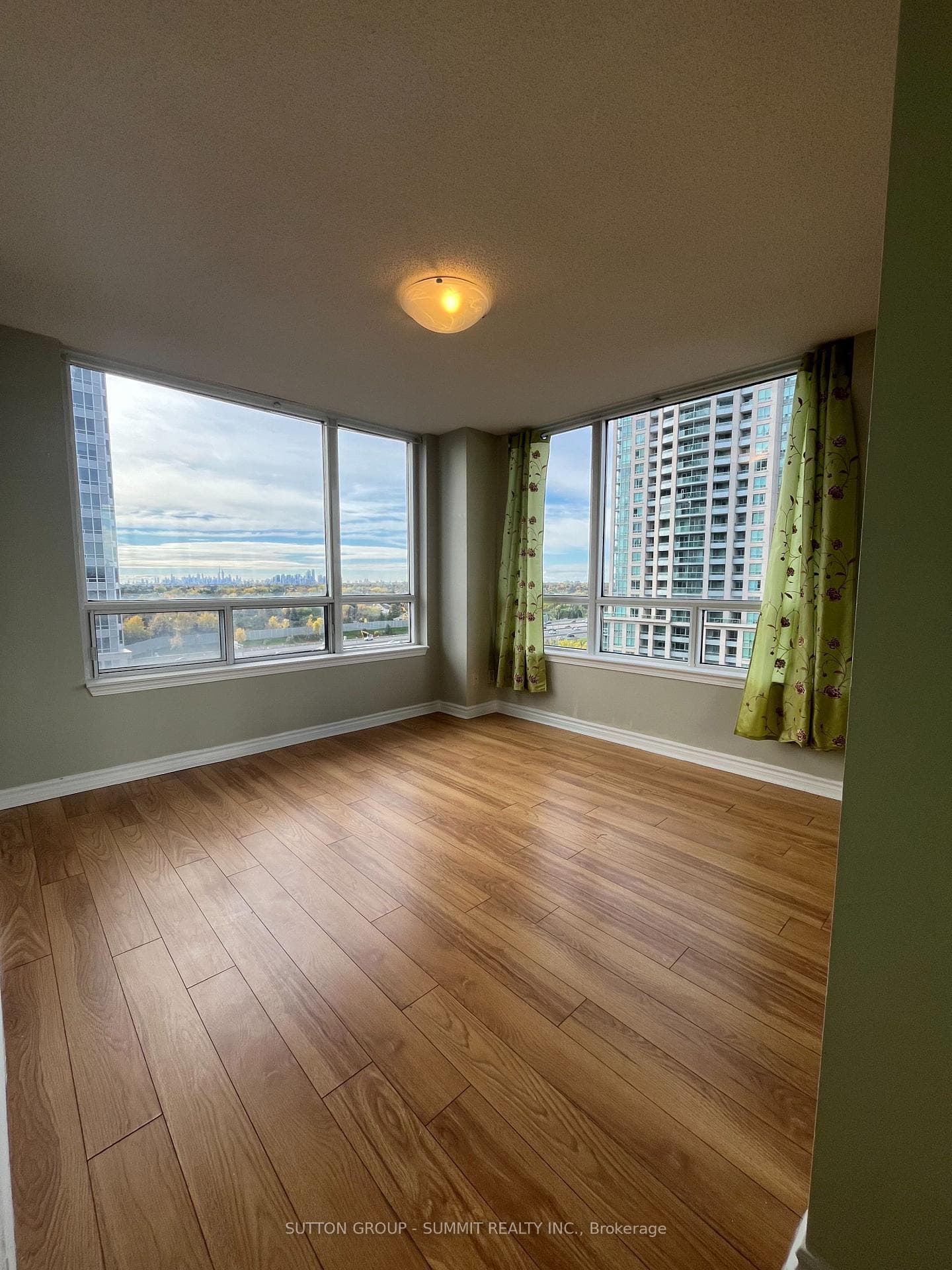 2 REAN Drive Unit 1212 photo 18