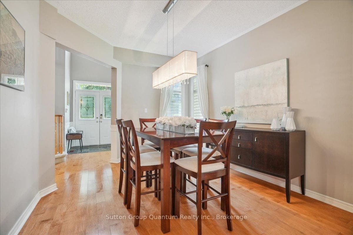2477 Longridge Crescent photo 45