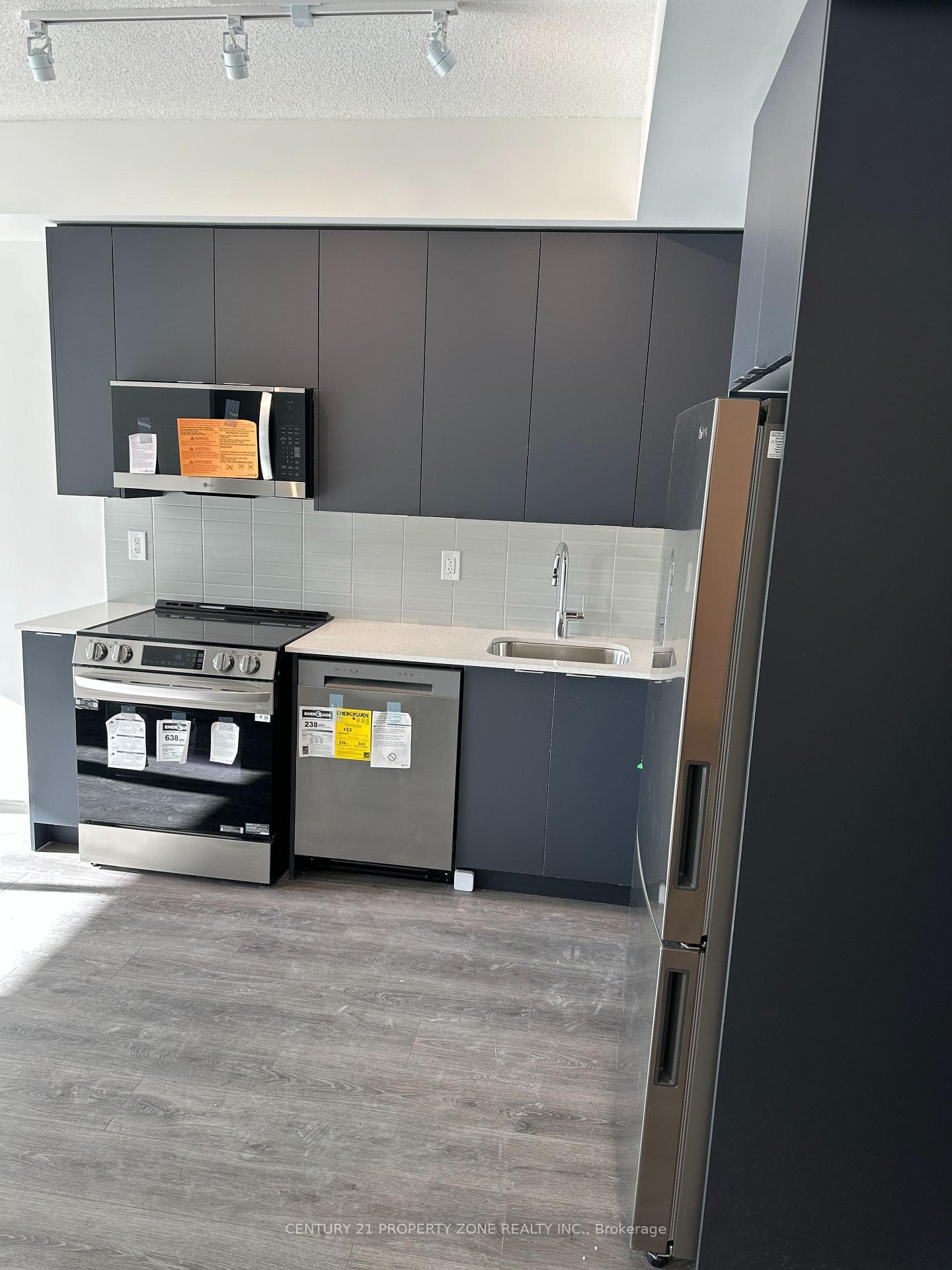 225 Malta Avenue Unit 616 photo 9