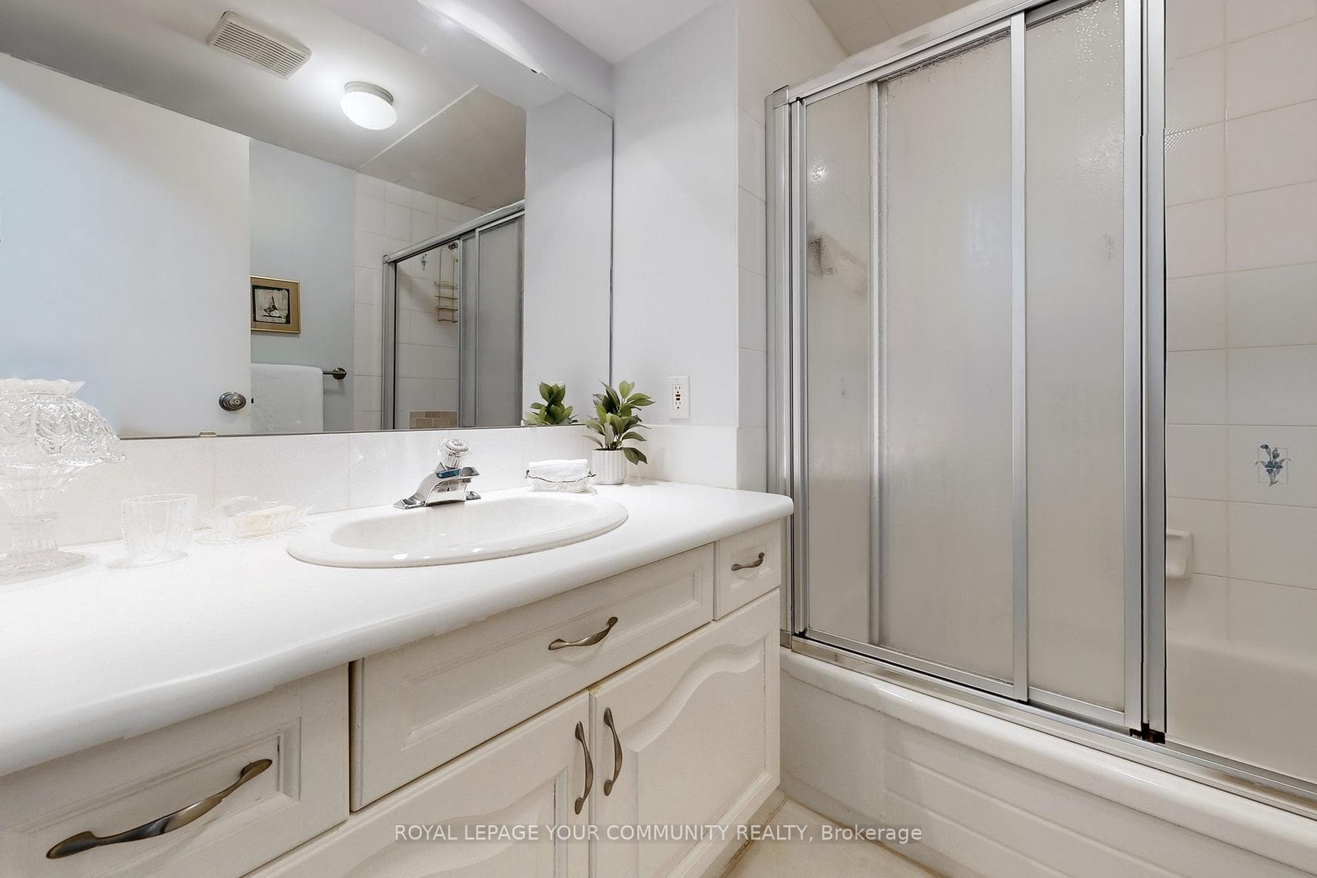 134 Royal Orchard Boulevard photo 27
