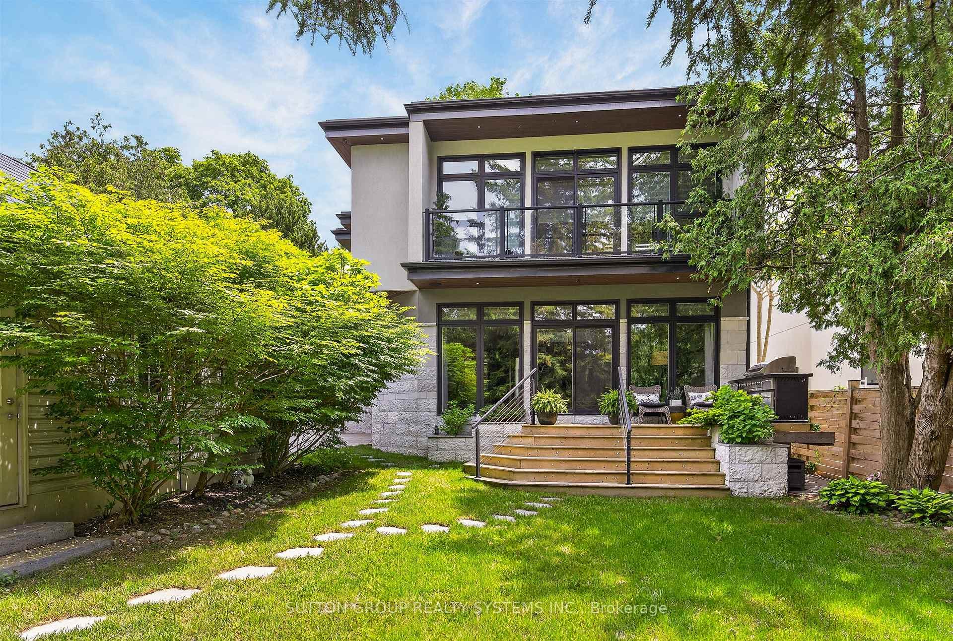 146 Martin Grove Road photo 29