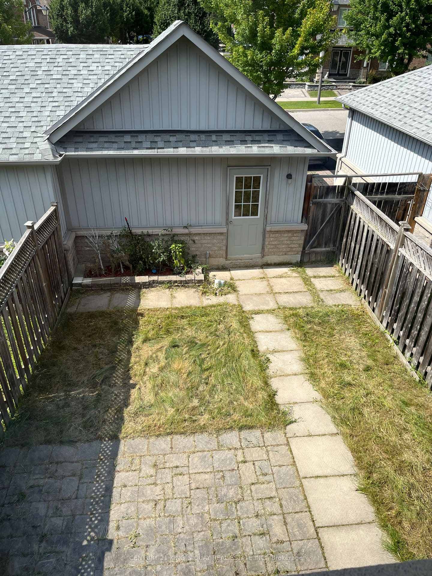 760 Bur Oak Avenue photo 25