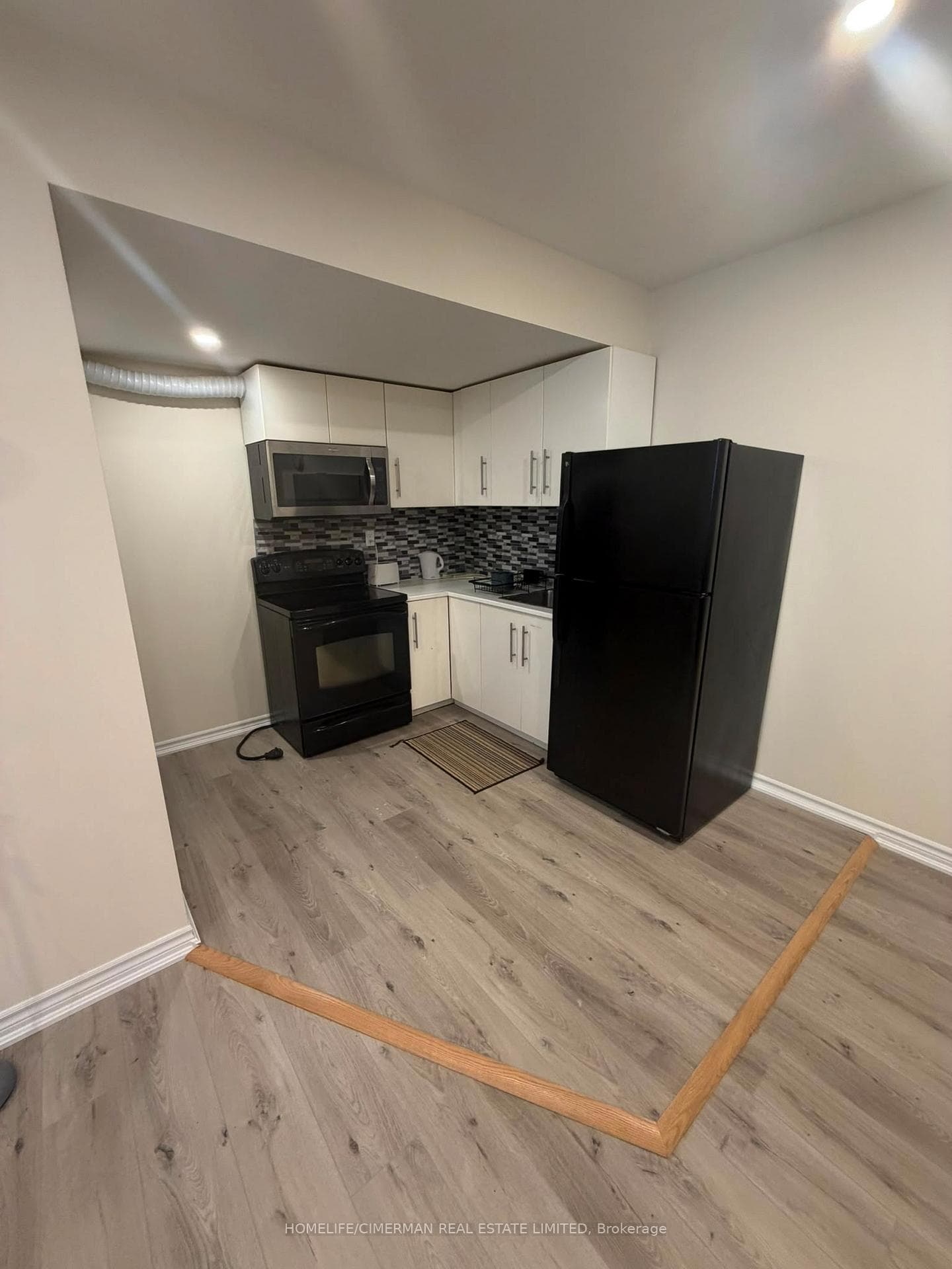 92 Alexis Boulevard Unit Basement Unit 1 photo 3
