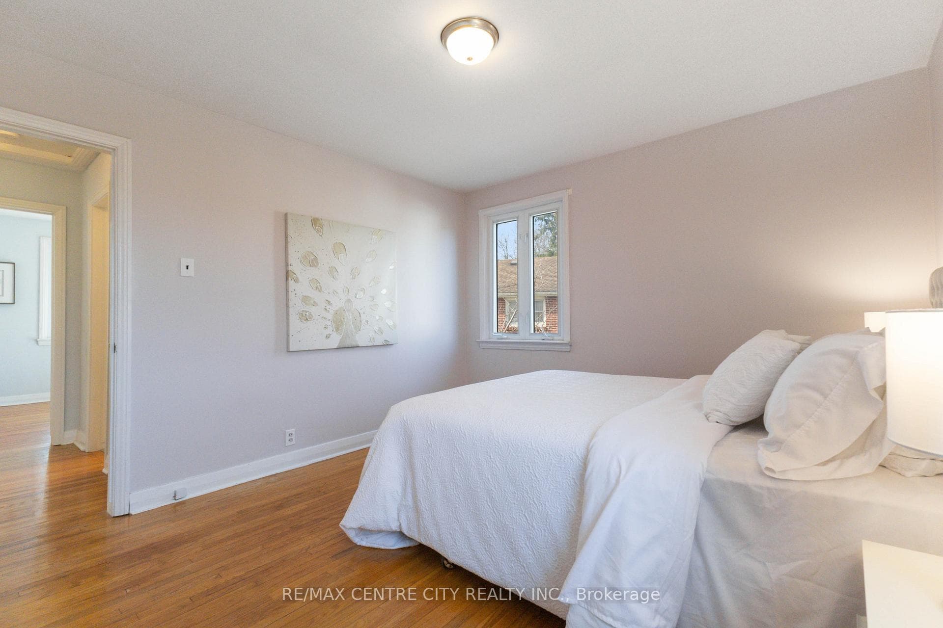 116 Roehampton Avenue photo 13