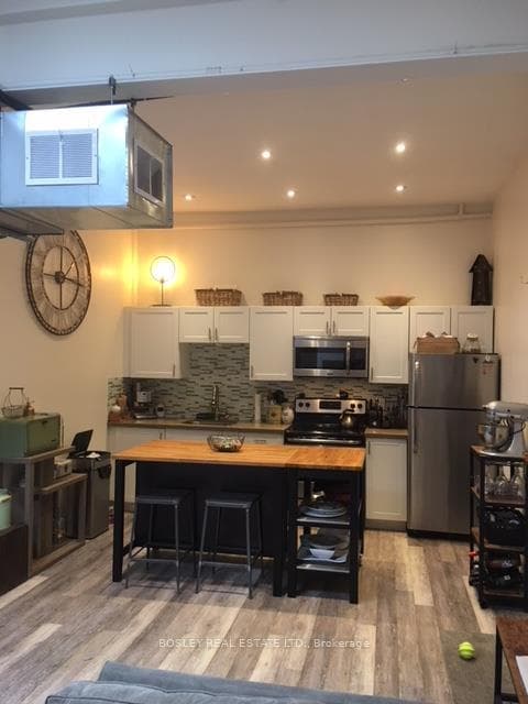 137 Roncesvalles Avenue Unit 203 photo 4