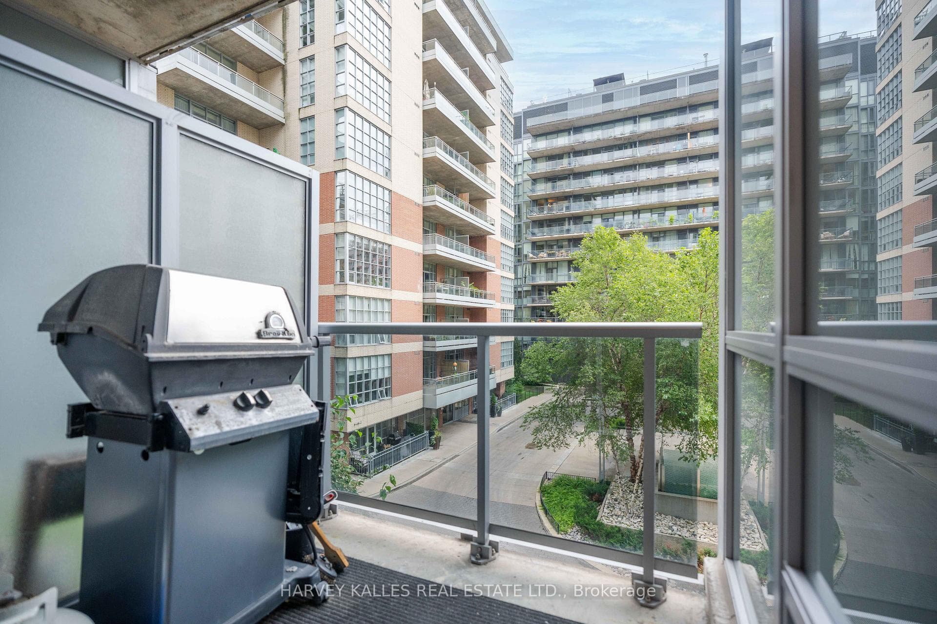 399 Adelaide Street Unit 309 photo 29