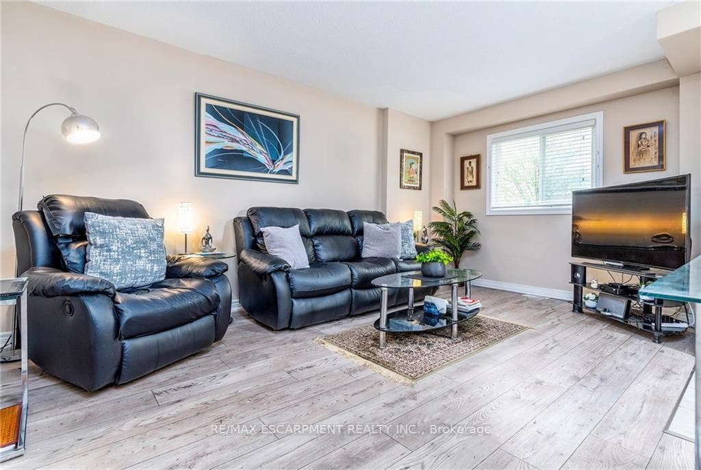 6118 Kelsey Crescent Unit 17 photo 2